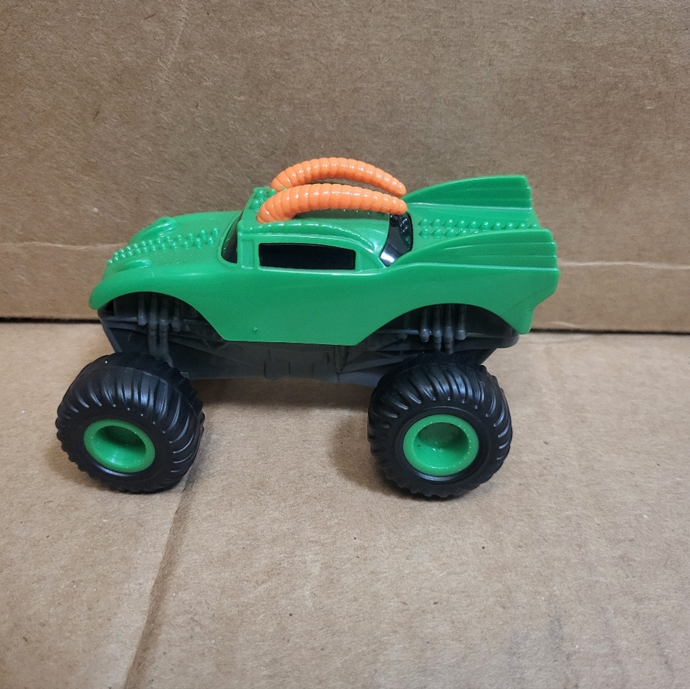 Mcdonald's 2015 Feld Motor Inc.Grave Digger/Dragon Monster Truck Happy Meal Toy - Picture 13 of 16